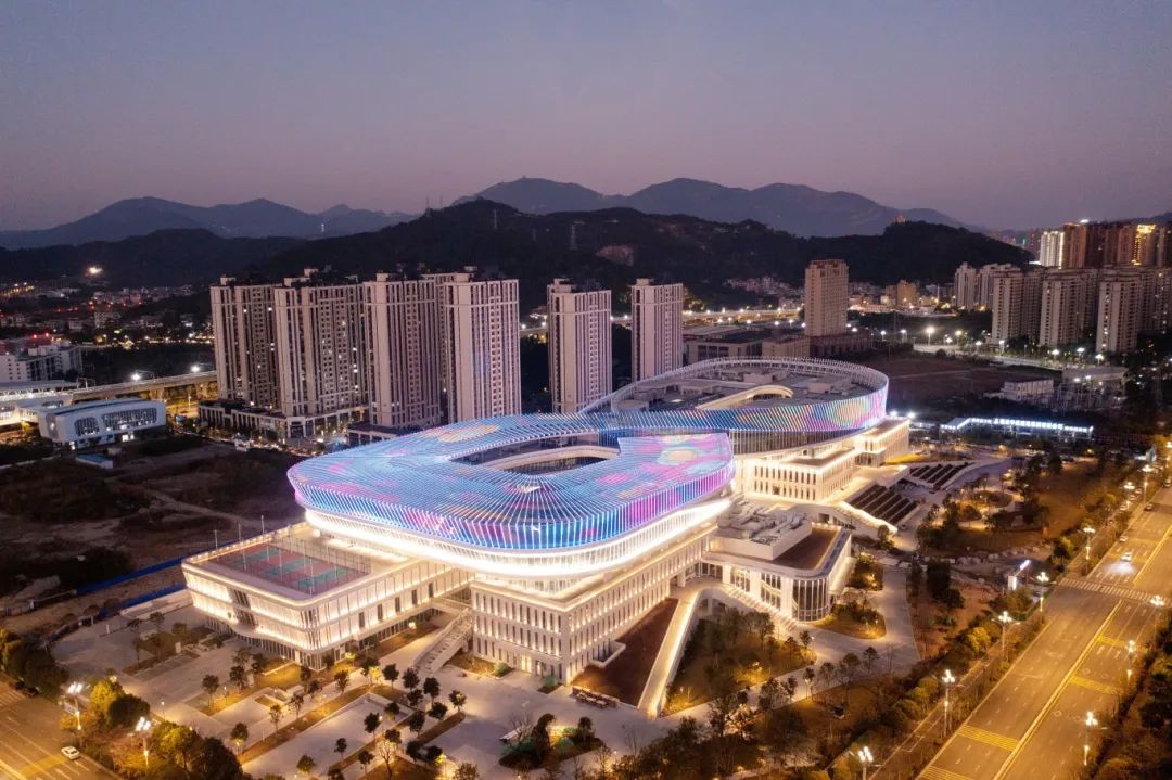 臺(tái)風(fēng)暴雨都不怕？揭秘福州新地標(biāo)建筑的照明科技